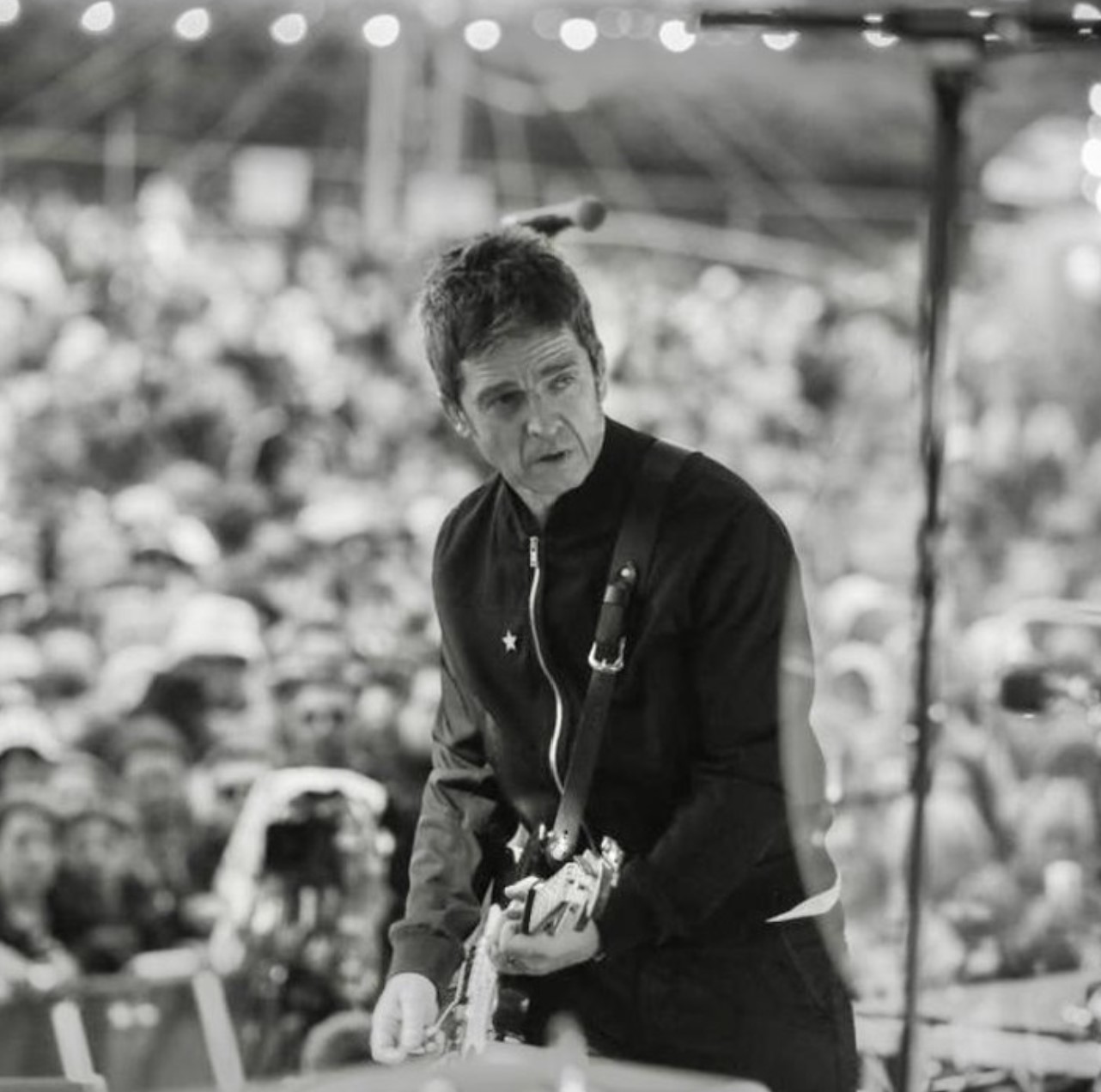 "Love Will Come Through" : Un regard sur l'album de Noel Gallagher et son message d'espoir